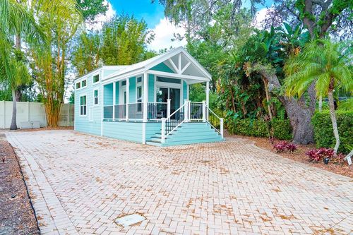 6853 Amanda Vista Cir, LAND O LAKES, FL, 34637-7830 | Card Image