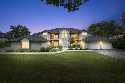 9448 W Loomis Rd, Franklin, WI, 53132-8291 | Card Image