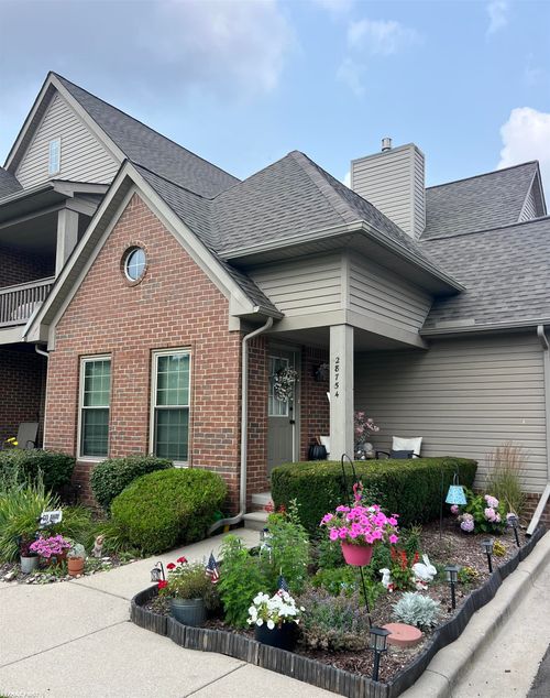 28754 Yarmouth Ct, Chesterfield, MI, 48047-5425 | Card Image