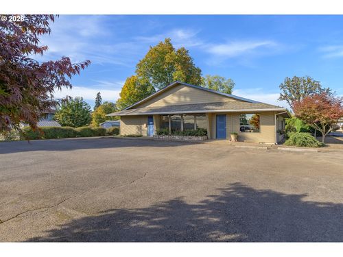 717 Sw Gilson St, McMinnville, OR, 97128 | Card Image