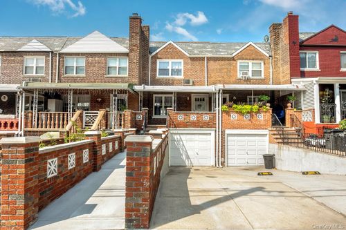 58-40 80th St, Middle Village, NY, 11379-5318 | Card Image