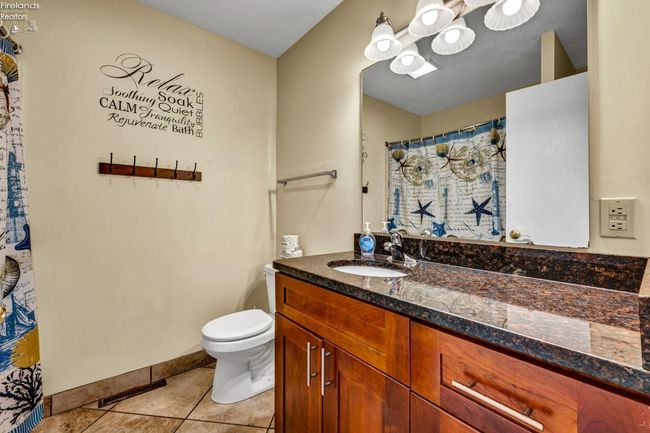 7 - 1230 Tri Motor Dr, Condo with 2 bedrooms, 2 bathrooms and null parking in Put-In-Bay OH | Image 18