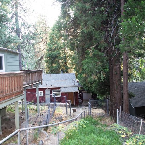 390 Redwood Dr, Crestline, CA, 92325-9113 | Card Image