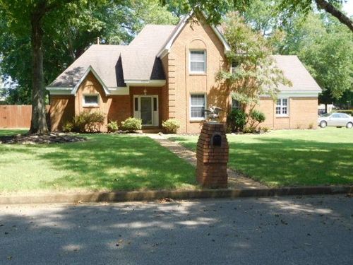 10294 Eagle Creek Cv, Collierville, TN, 38017-8957 | Card Image