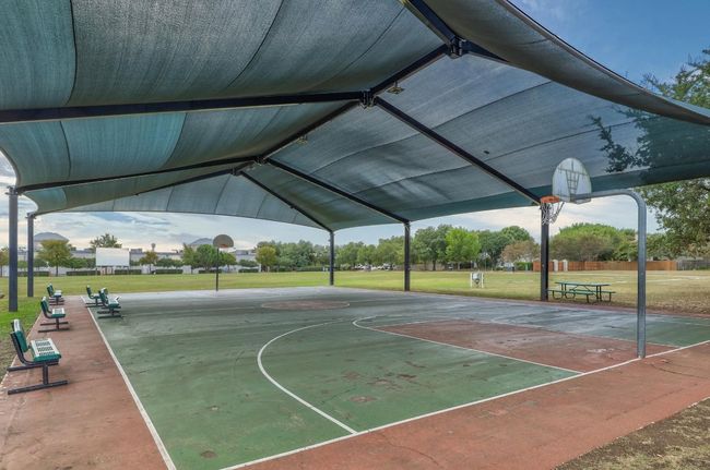 Basketball courts walking distance to Milburn Park! | Image 35