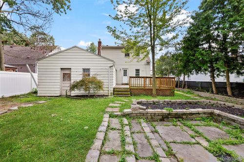 1674 Eaton Rd, Berkley, MI, 48072-2064 | Card Image