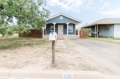 718 W 15th St, San Angelo, TX, 76903-5218 | Card Image