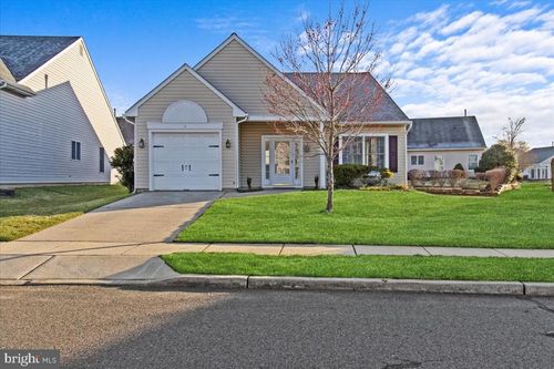 3 Covered Bridge Cir, Columbus, NJ, 08022-1070 | Card Image