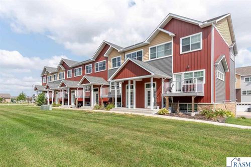 3025 Bluestem Trl, Mankato, MN, 56001-2666 | Card Image