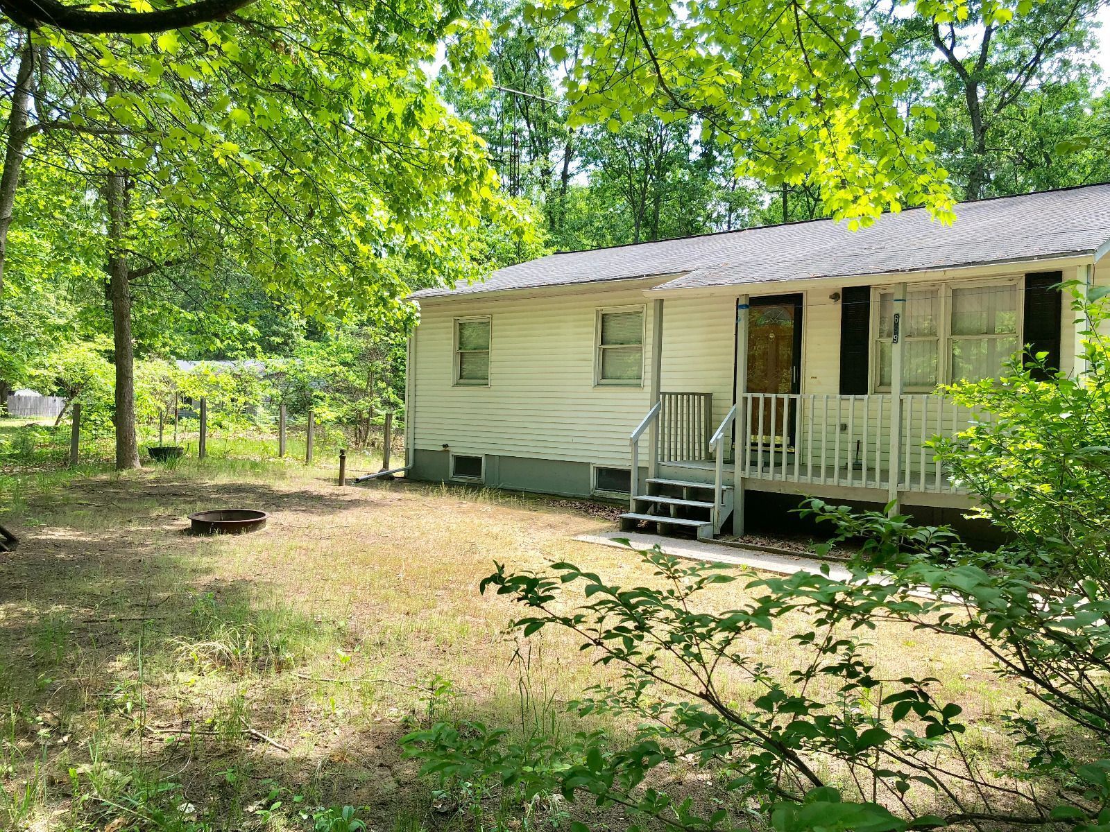 White Lake Dr, Twin Lake, MI 49457