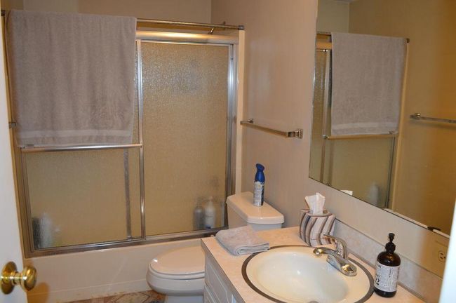 Bathroom | Image 7