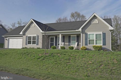 219 Trifecta Trl, MARTINSBURG, WV, 25404-1462 | Card Image