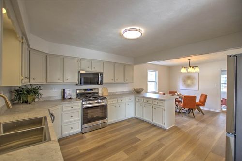 409 N Madison St, Cerro Gordo, IL, 61818-4093 | Card Image