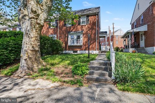 811 Spruce St, POTTSTOWN, PA, 19464-4217 | Card Image