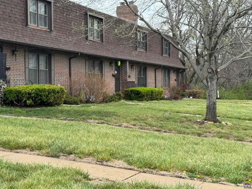 5002 Sw 28th St, Topeka, KS, 66614-2320 | Card Image