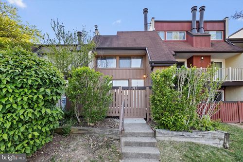 3911 Woodhue Pl, ALEXANDRIA, VA, 22309-3896 | Card Image