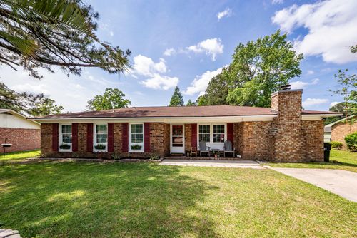 104 Clover St, Summerville, SC, 29483-3910 | Card Image