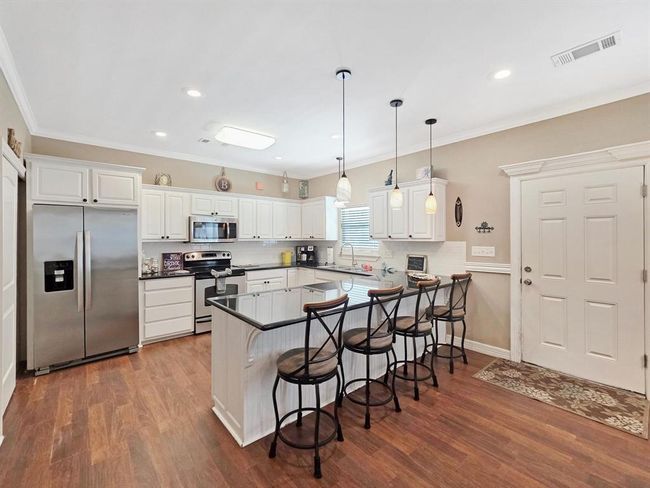 933 Westview, House other with 2 bedrooms, 2 bathrooms and 1 parking in Crystal Beach TX | Image 22