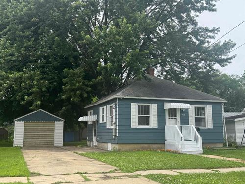 402 15th Ave, Charles City, IA, 50616-1513 | Card Image