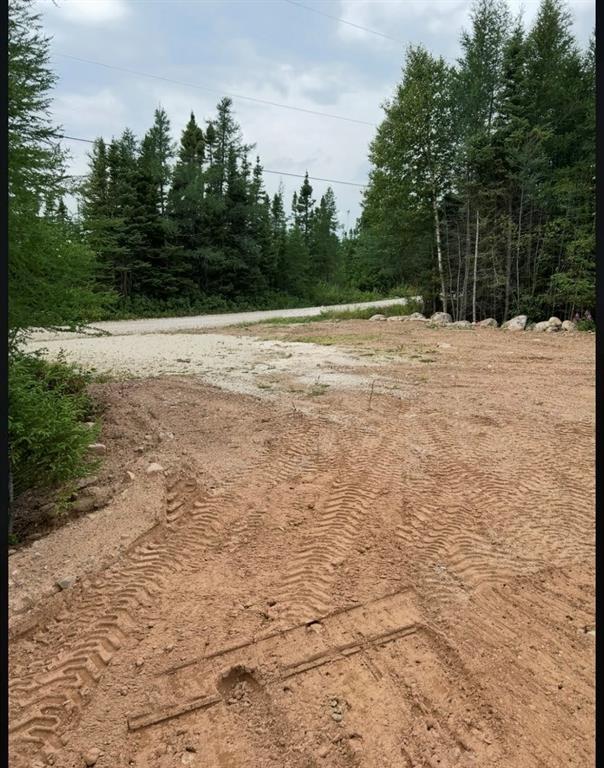 Land in Howley 4