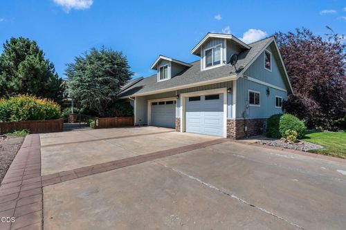 2922 Se Triangle Outfit Dr, Prineville, OR, 97754-2554 | Card Image