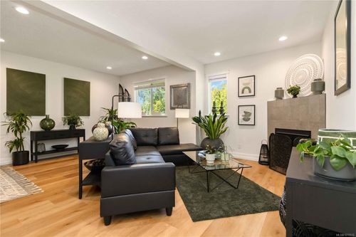 107-1924 Maple Ave S, Sooke, BC, V9Z1J8 | Card Image