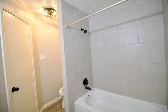 6022 Thom Rd, House other with 3 bedrooms, 2 bathrooms and 2 parking in Humble TX | Image 12