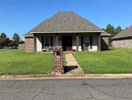 201 Grand Lakes Blvd, Alexandria, LA, 71303-5825 | Card Image