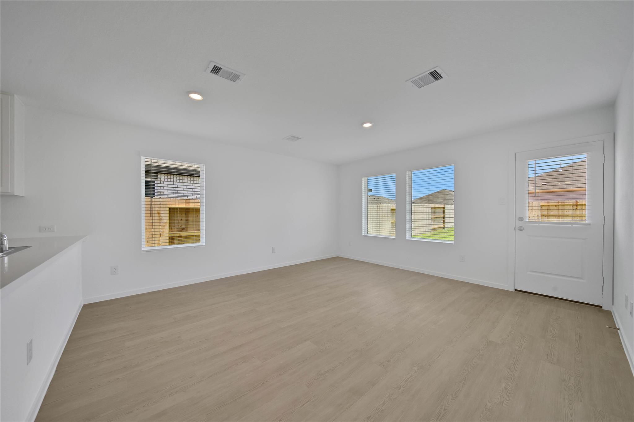 Residential Lease in Splendora 3