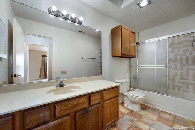 3800 Overlook Dr, House other with 2 bedrooms, 2 bathrooms and null parking in Schertz TX | Image 12