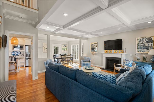 37 Island Dr, House other with 4 bedrooms, 3 bathrooms and 6 parking in Middletown RI | Image 5