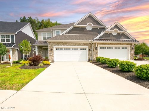 143 Town Centre Dr, Broadview Heights, OH, 44147-2505 | Card Image