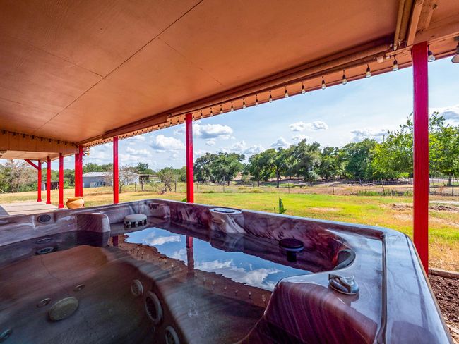 You'll have it made in the shade here. | Image 25