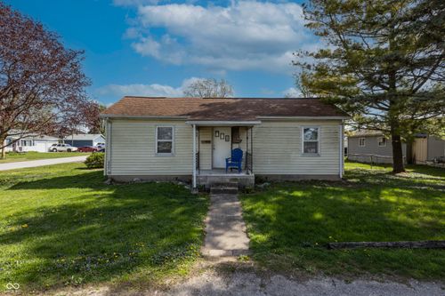 121 E Water St, Linden, IN, 47955-8124 | Card Image