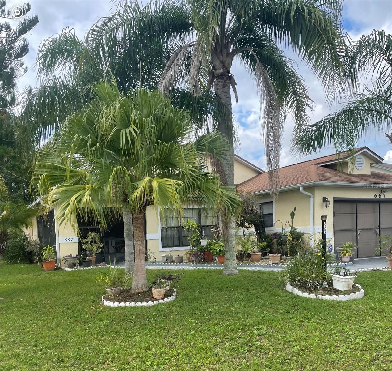 Madrid Dr, Kissimmee, FL 34758