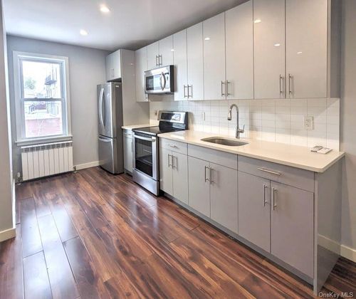 2-58-09 61st St, Maspeth, NY, 11378-2810 | Card Image