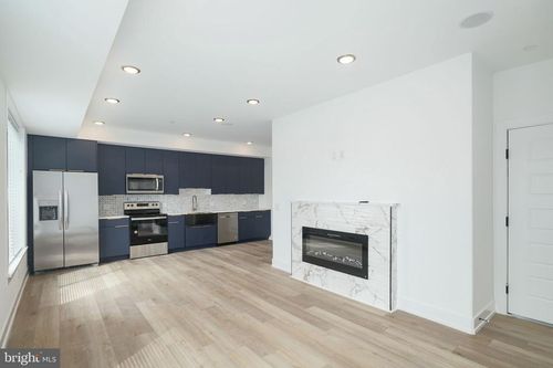 10-2000 N Front St, PHILADELPHIA, PA, 19122-1703 | Card Image