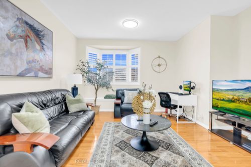 11 Ponymeadow Way, Brampton, ON, L6X0M2 | Card Image