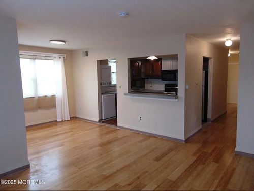 36 Florence Tollgate Apts, Florence, NJ, 08518 | Card Image