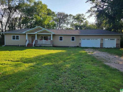 46975 309th St, Beresford, SD, 57004-6518 | Card Image