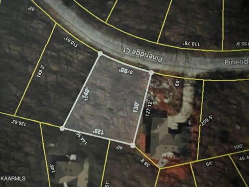 17 Pineridge Ct, Crossville, TN, 38558-6532 | Card Image