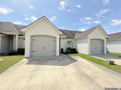 8114 Stonelake Ave, Baton Rouge, LA, 70820-8754 | Card Image
