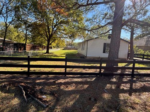 10922 Limestone Dr, Balch Springs, TX, 75180-1027 | Card Image