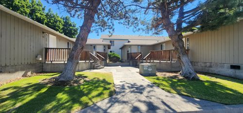 63 Ne 7th St, Madras, OR, 97741-1754 | Card Image