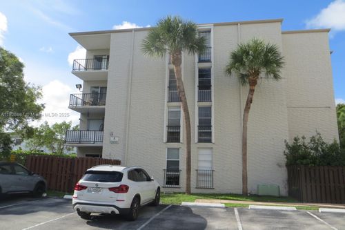 apt-a403-6900 N Kendall Dr, Pinecrest, FL, 33156-1543 | Card Image