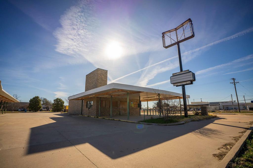 100 Main St, Eden, TX 76837