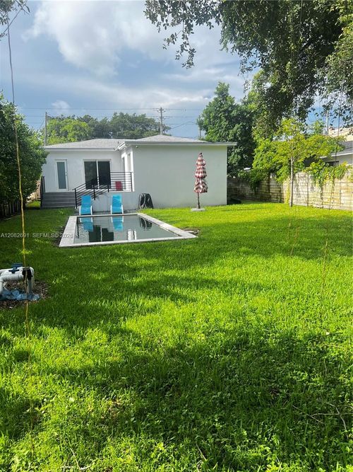 15 Nw 52nd St, Miami, FL, 33127-1901 | Card Image