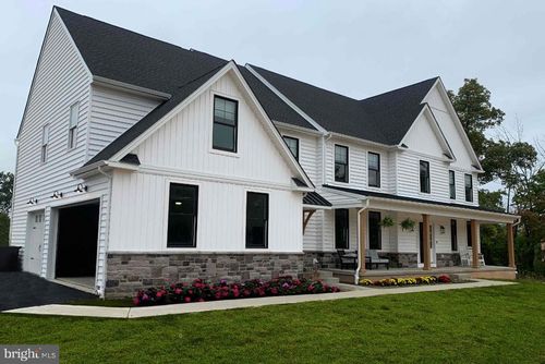12 Holcombe Grove Rd, Lambertville, NJ, 08530-3460 | Card Image