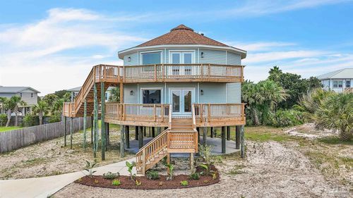 807 Largo Dr, Pensacola Beach, FL, 32561-2233 | Card Image