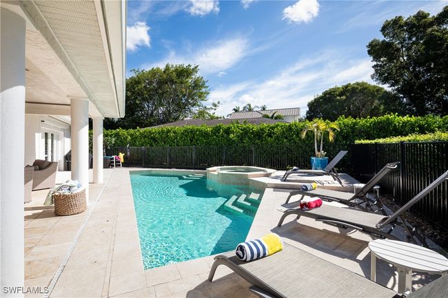 420 Palm Cir E, House other with 4 bedrooms, 4 bathrooms and null parking in Naples FL | Image 14